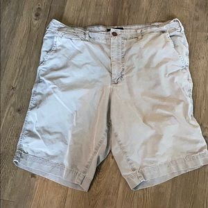 American Eagle gray shorts